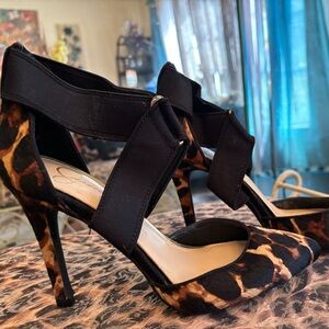 Jessica Simpson Leopard Print High Heel Pumps with Black Straps
